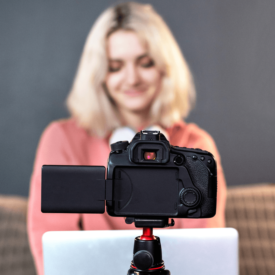 Woman creating content that hook viewers.