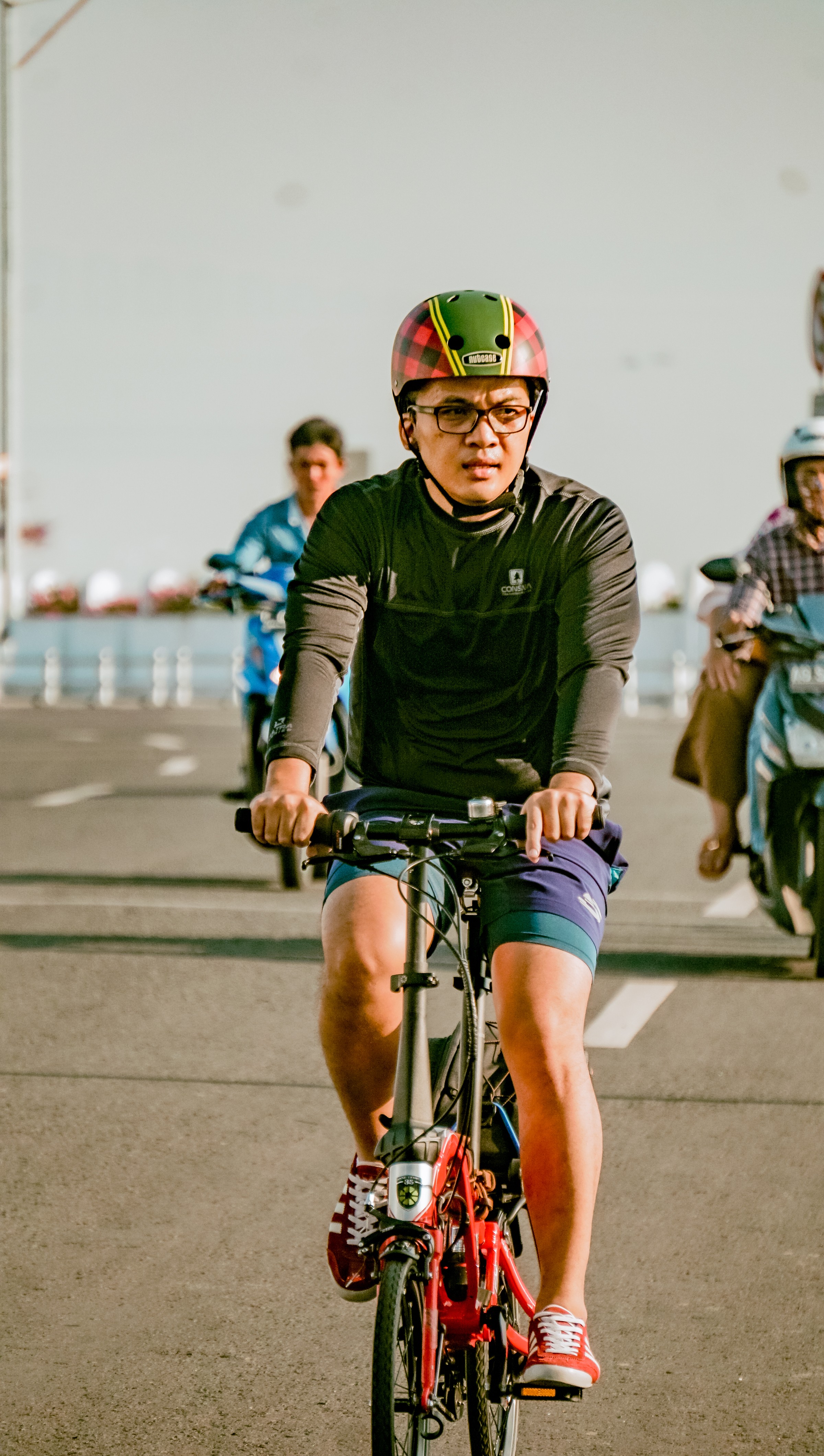 People at Kenjeran Bridge