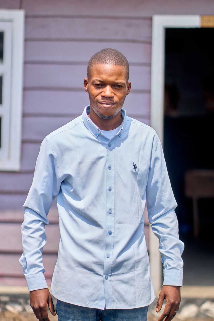 woman wearing blue dress shirt