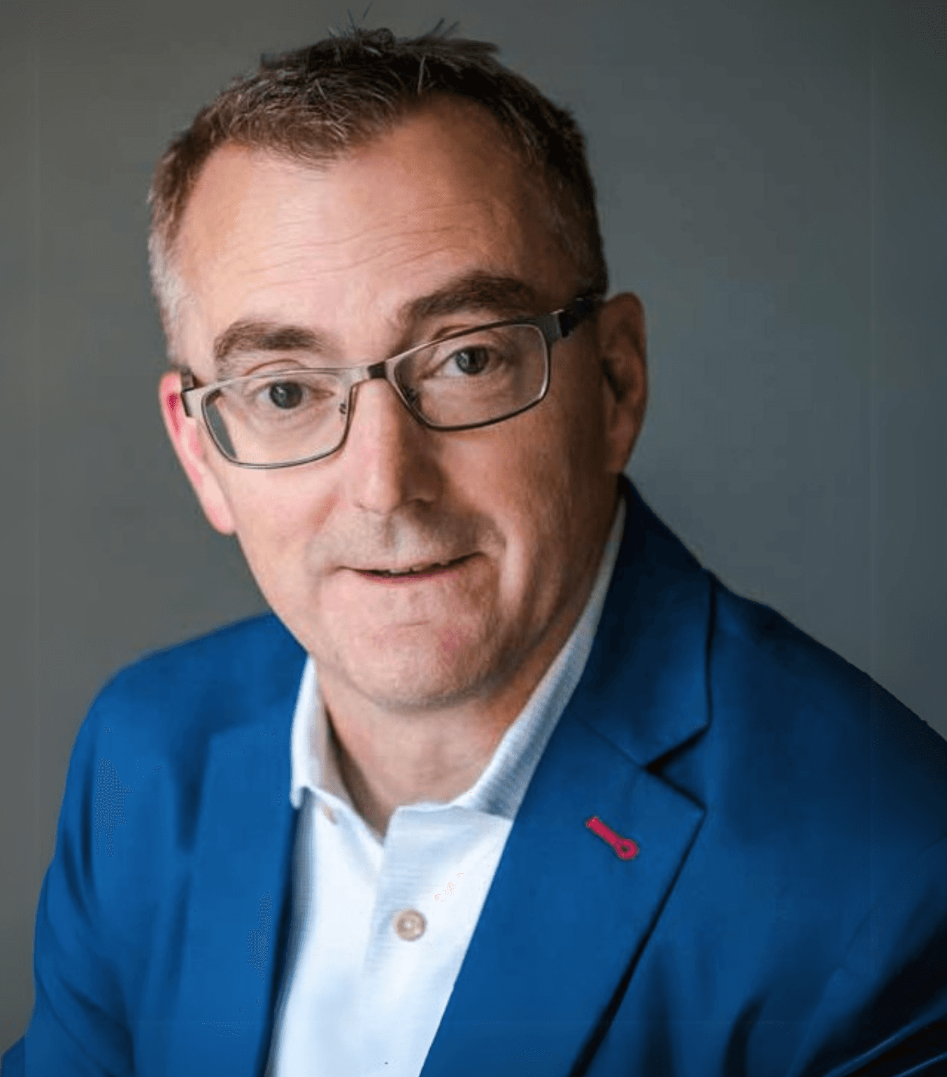 woman on focus photography