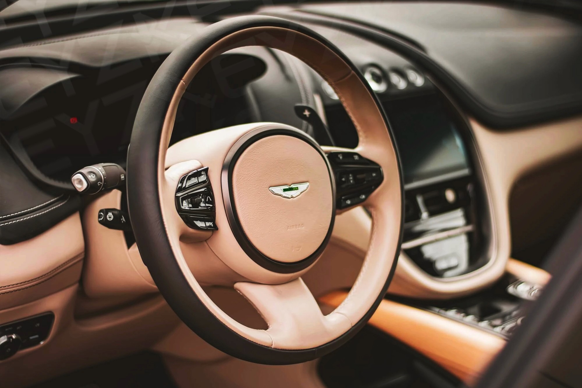 Vue interieur Aston Martin DBX Blanc – Location Voiture de luxe à Dubaï | Keyz Rent
