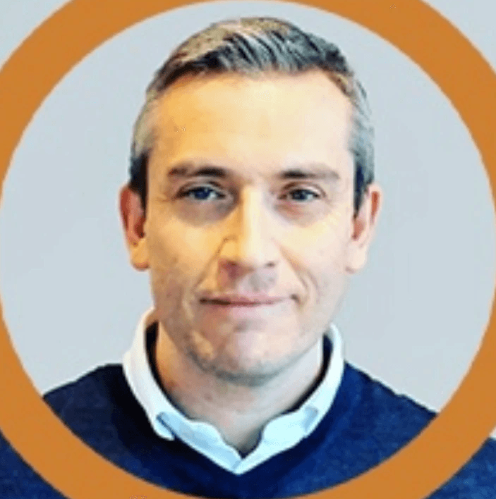 woman on focus photography