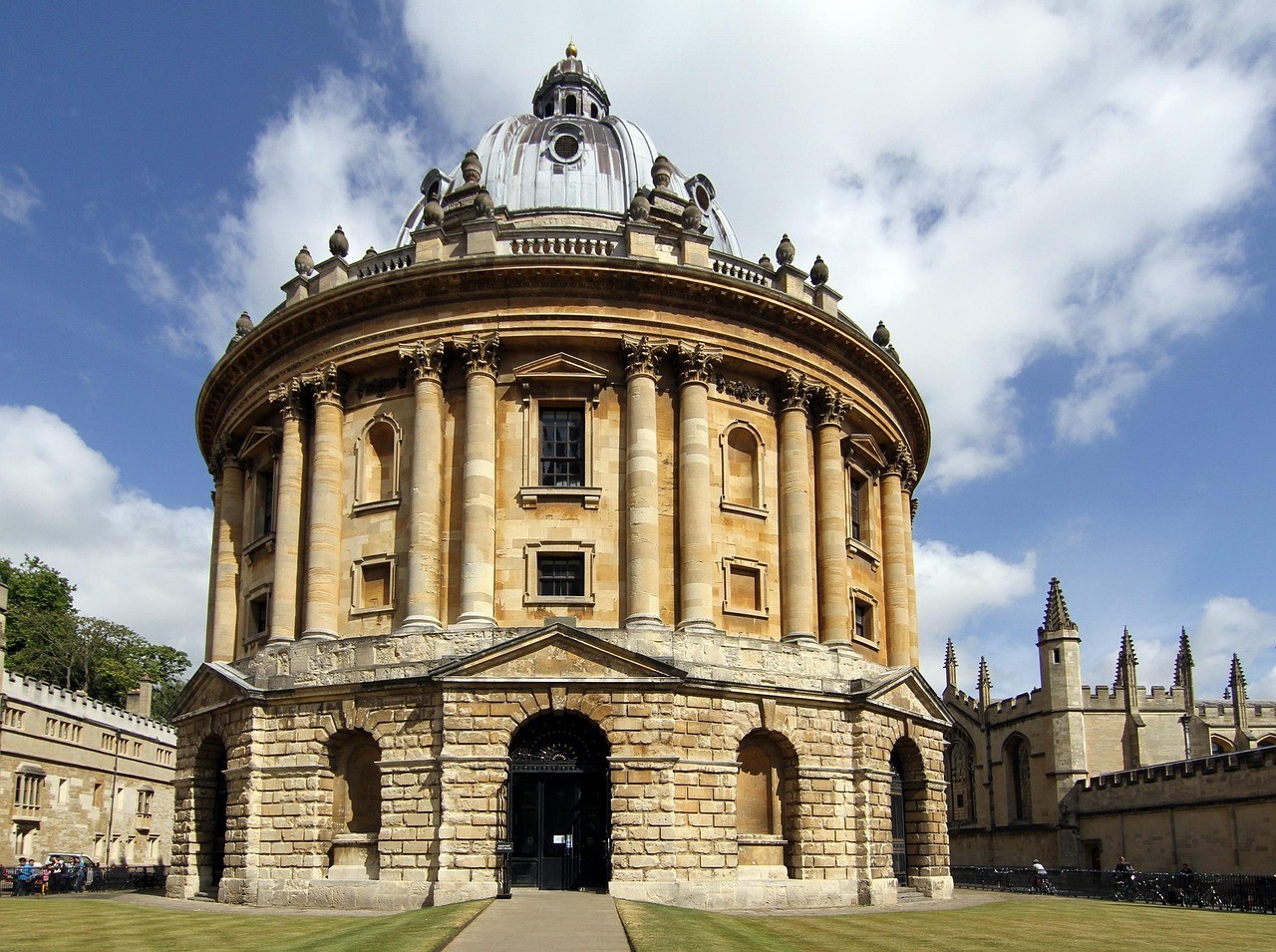 radcliffe-camera,-oxford,-england,-building,-historical,-masonry,-oxford,-oxford - wolfblur (pixabay)