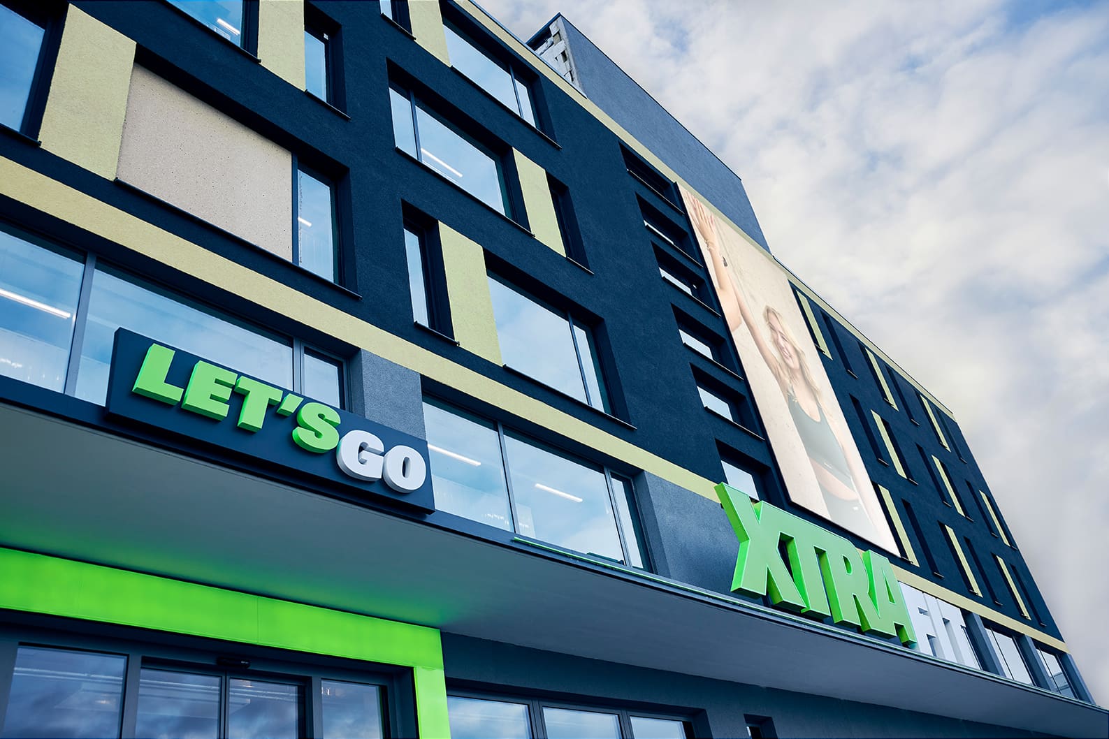 Außenfassade des XTRAFIT Köln-Poll