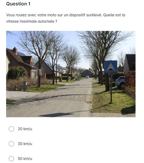Exemple de question théorique pour le permis A en Belgique dans l'application RAPP