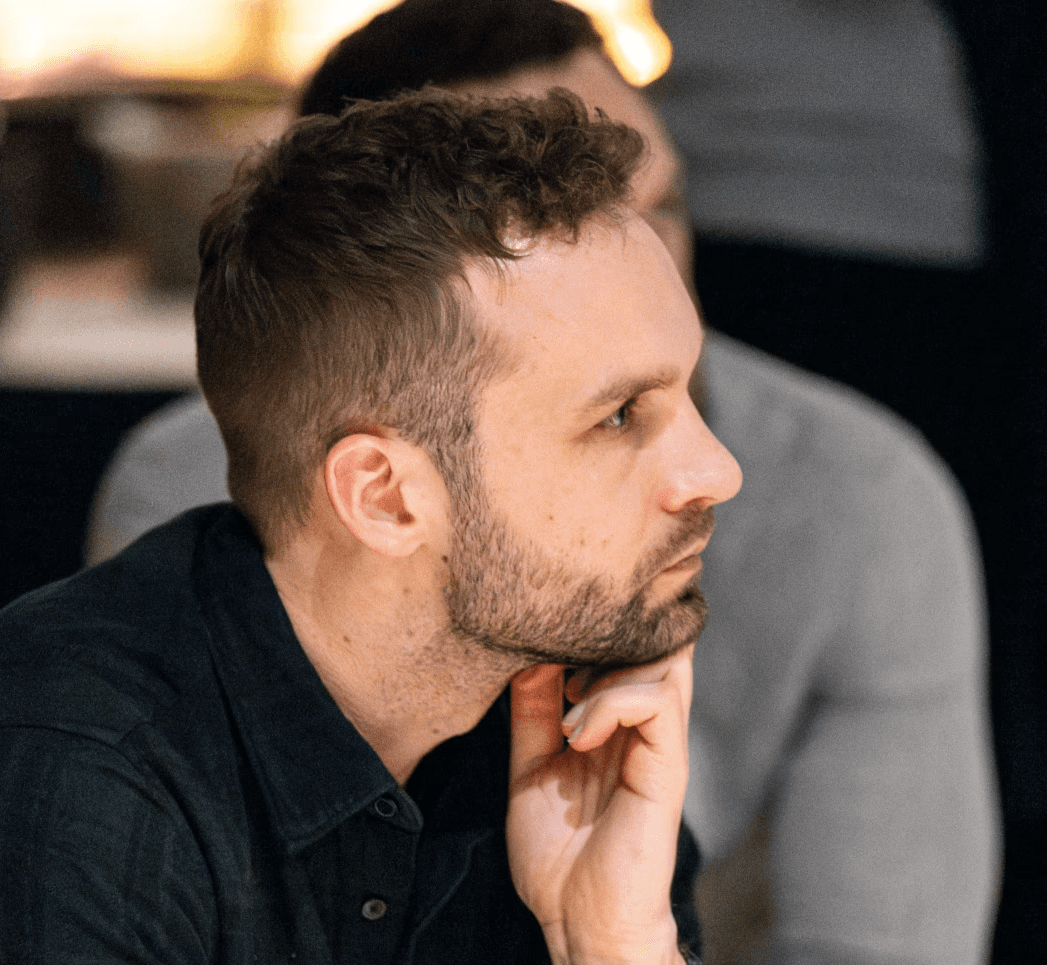 shallow focus photo of man