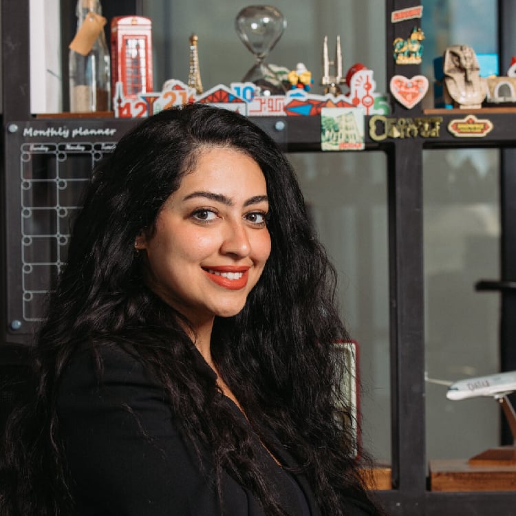 Portrait of a young girl with sunglasses