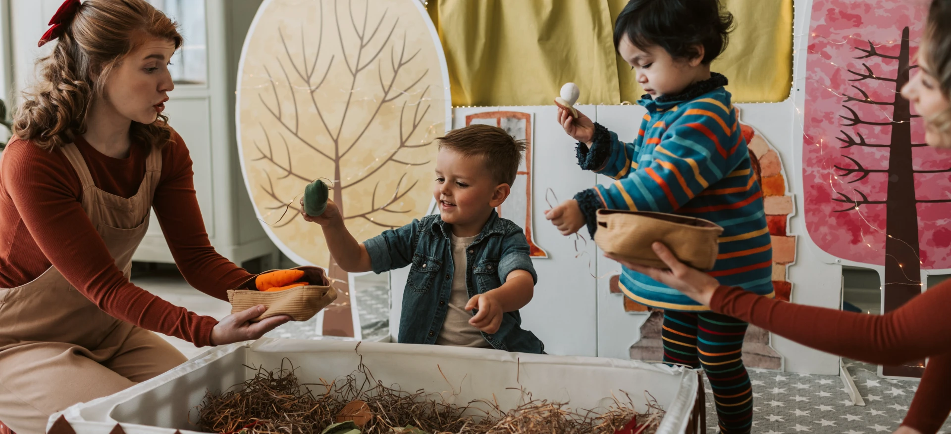 Femme qui s'occupe d'enfants