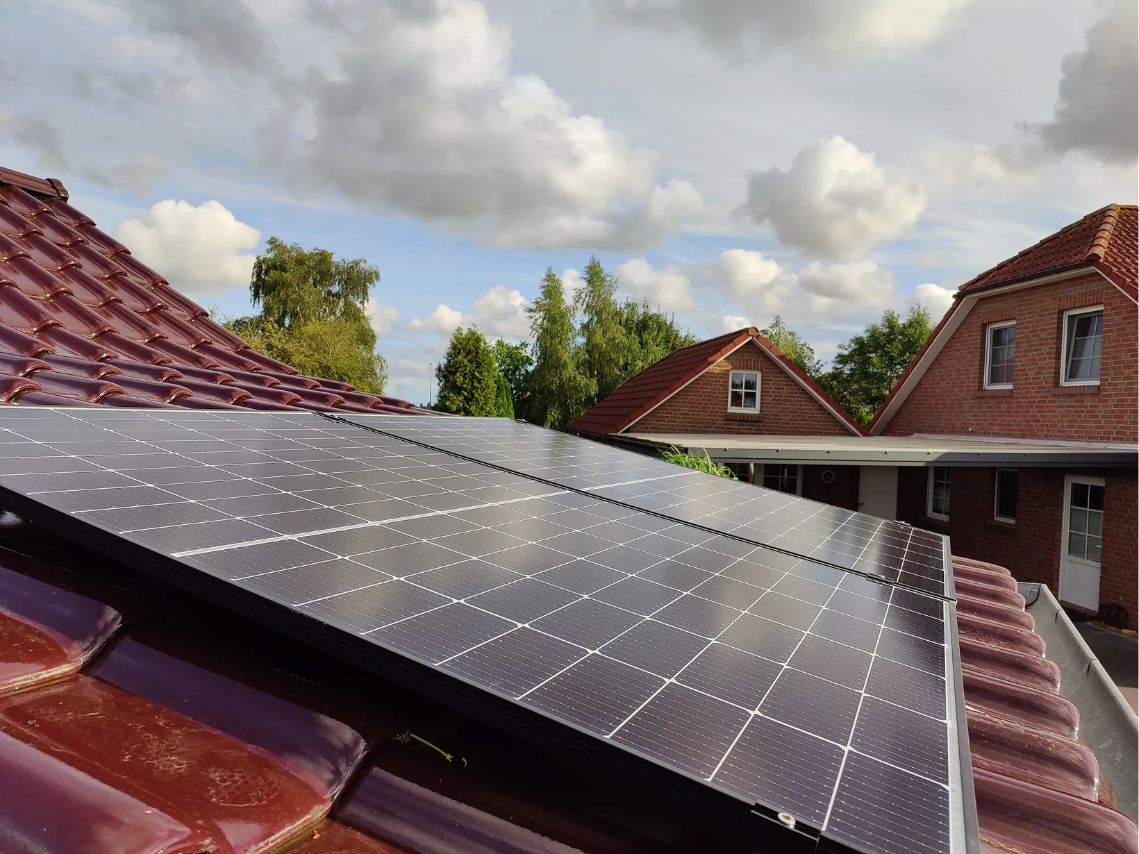 Photovoltaikmodule auf einem Ziegeldach