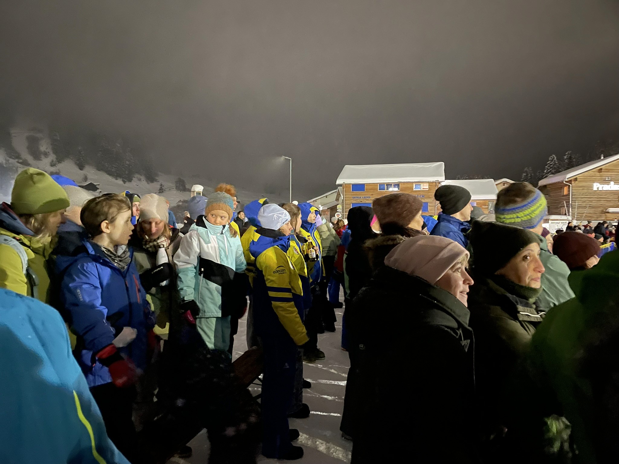 Esther Pfister mit Sebastian Duff am Silvestermarkt in Brigels, 29.12.2025