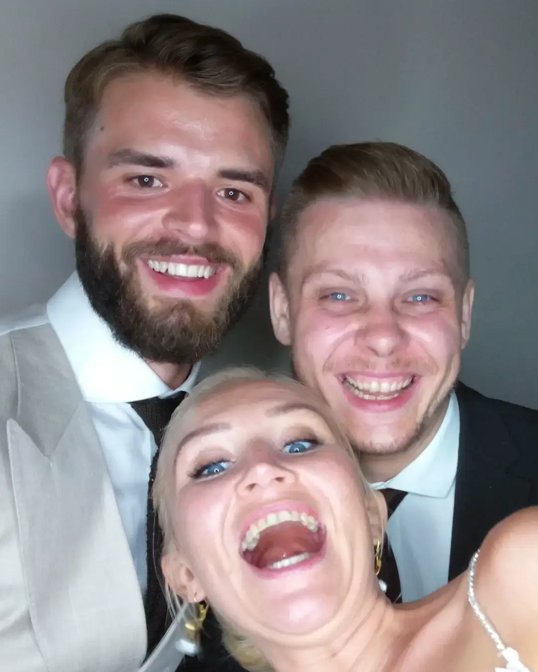 Billede af Jack, Christoffer og Caroline til deres bryllup