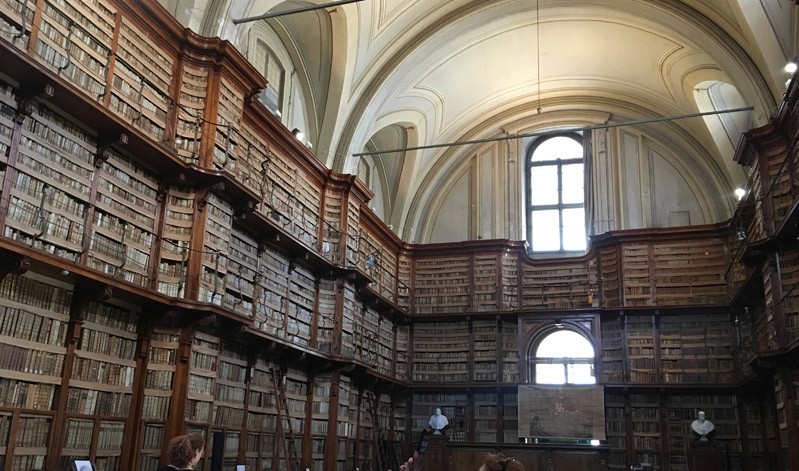 A photo from an old multistore library.