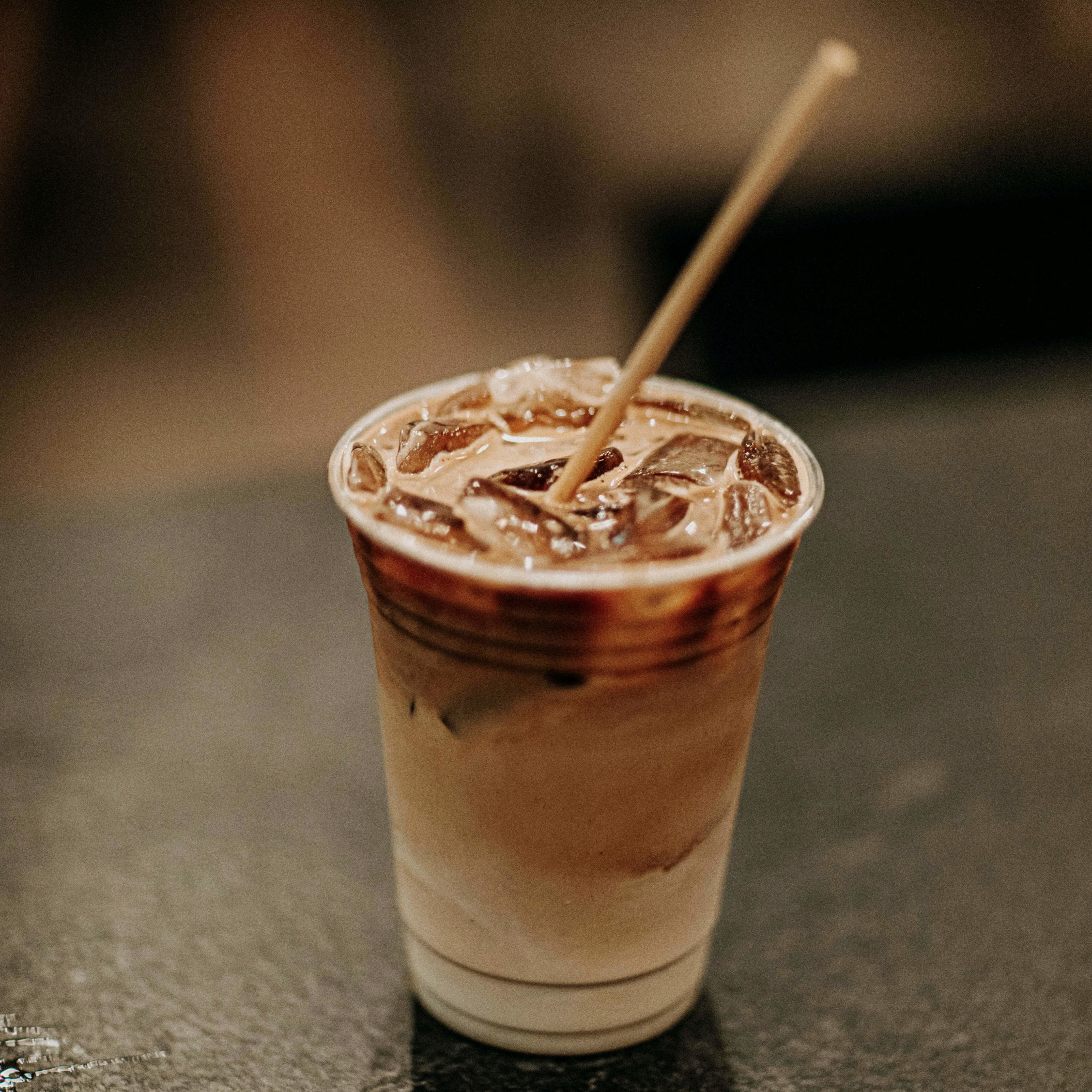 охолоджуюча кава з молоком