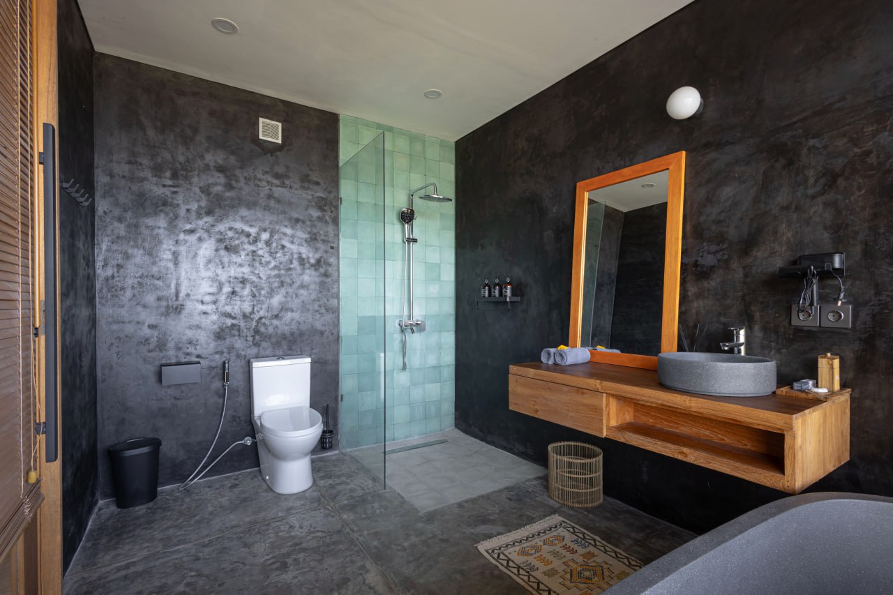 A freehold 3-bedroom beachfront villa with ocean views in Balian