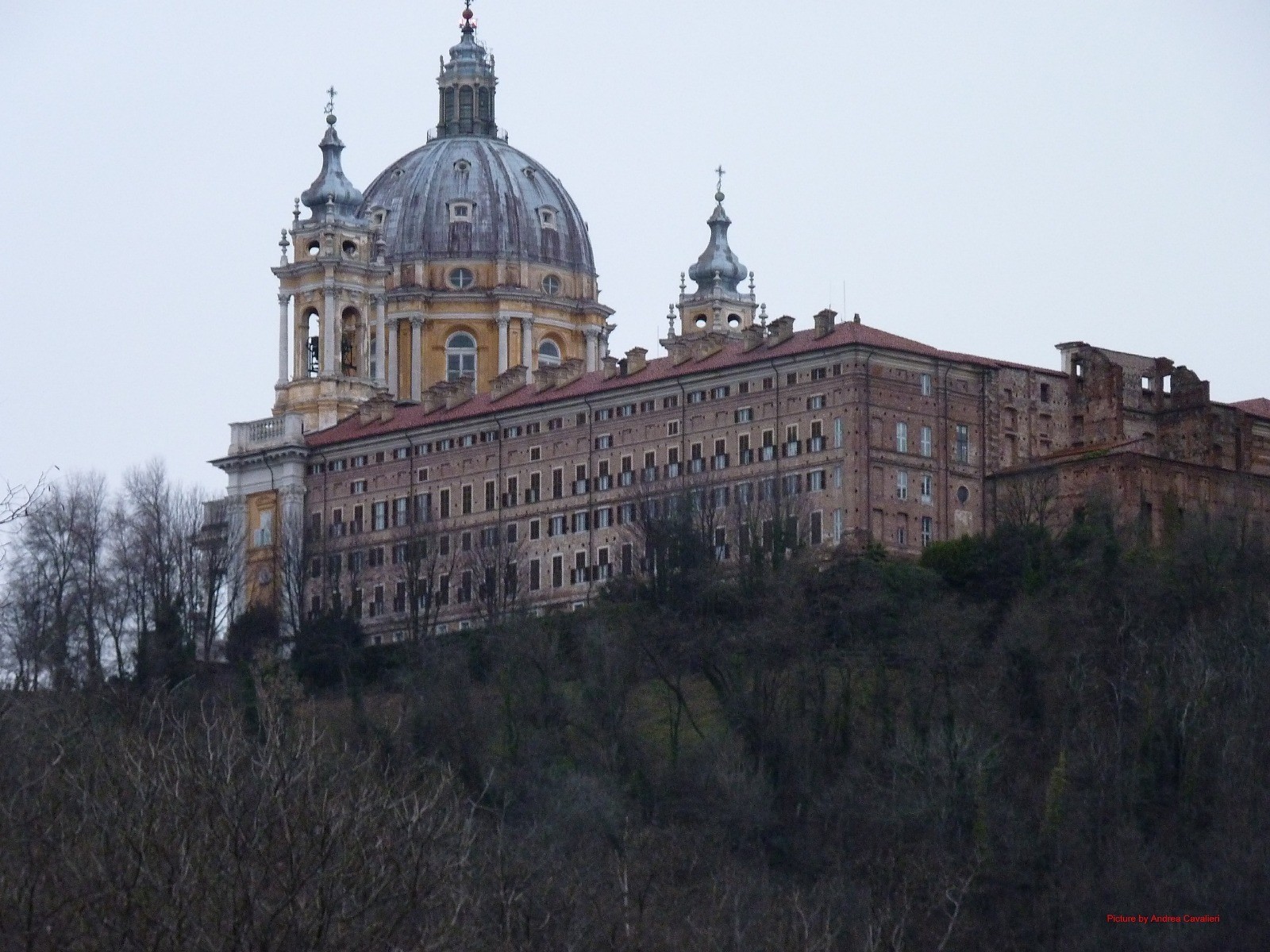 Immagine che rappresenta un soggiorno luminoso e accogliente