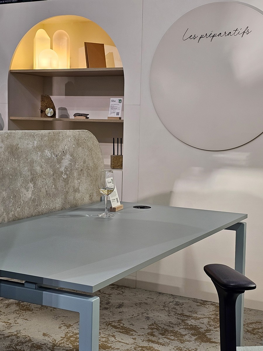 Stand salon hexagone bureau