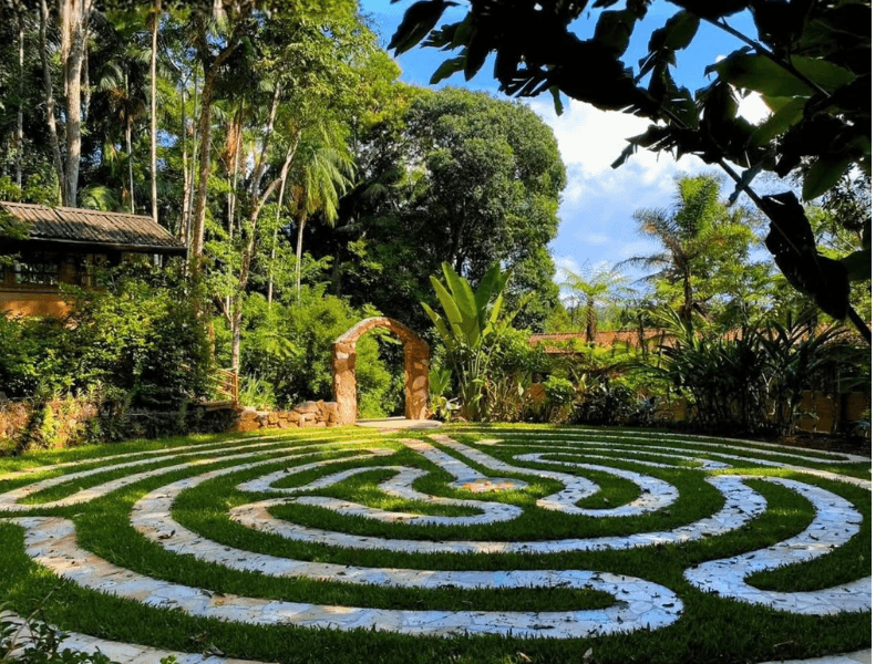 Ambiente de retiro e silêncio para meditação — artigo por Márcia Rehem