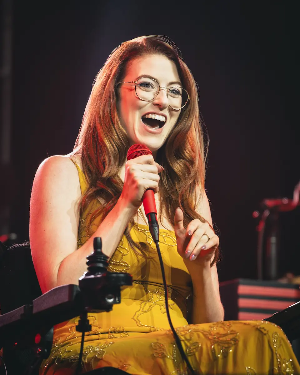 Fiona Cauley Live On Tour