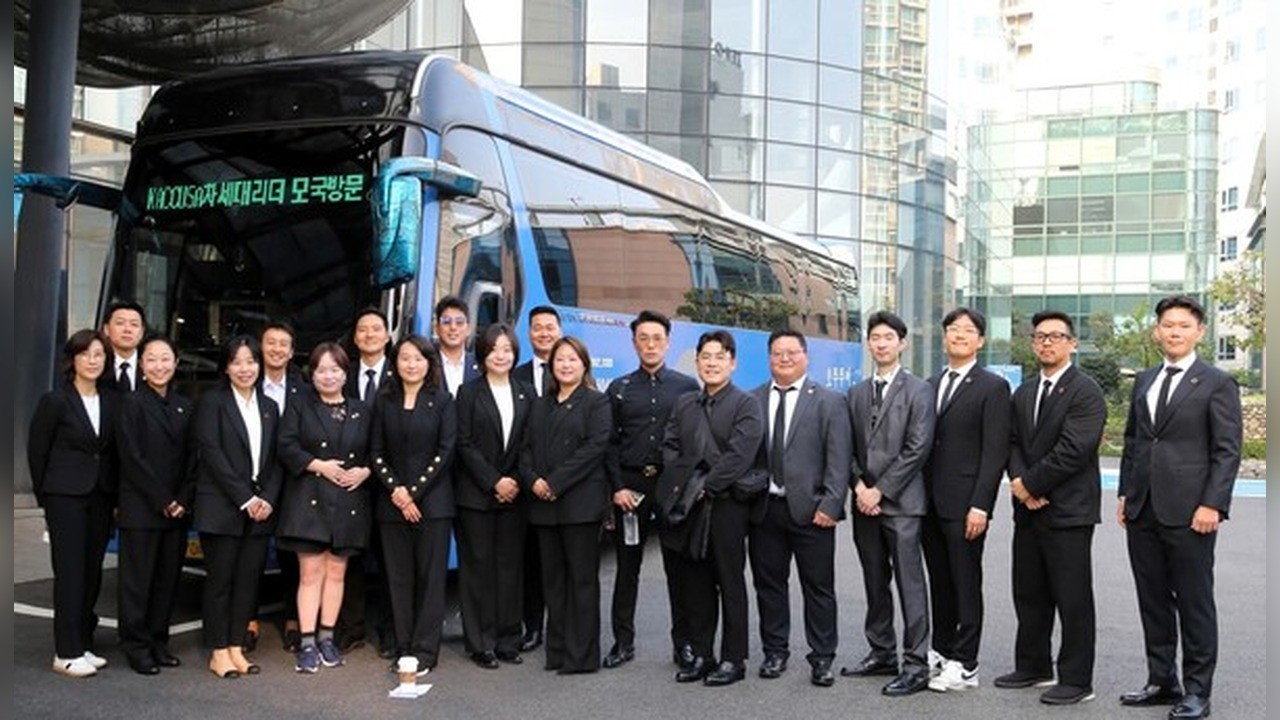 KACCUSA next-generation Korean American leaders delegation in front of tour bus in Seoul, 2026