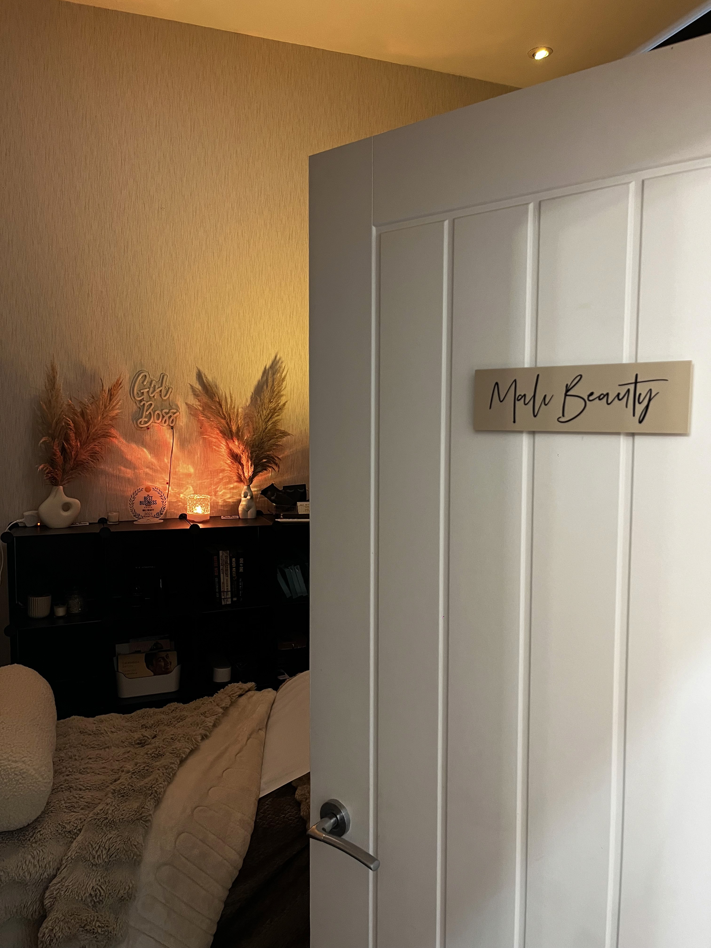 Mali Beauty room entrance
