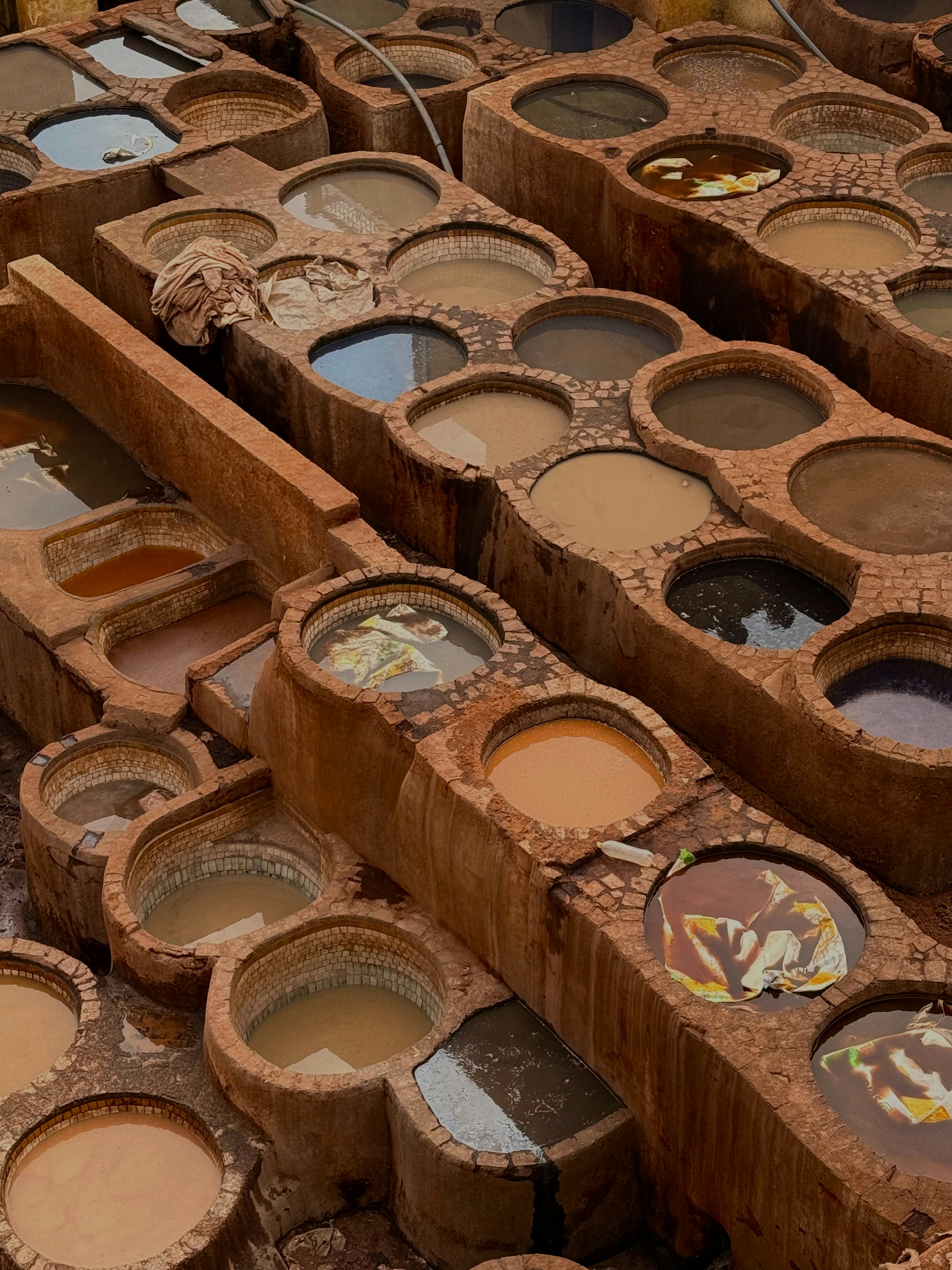 A bunch of pots that are sitting on a table