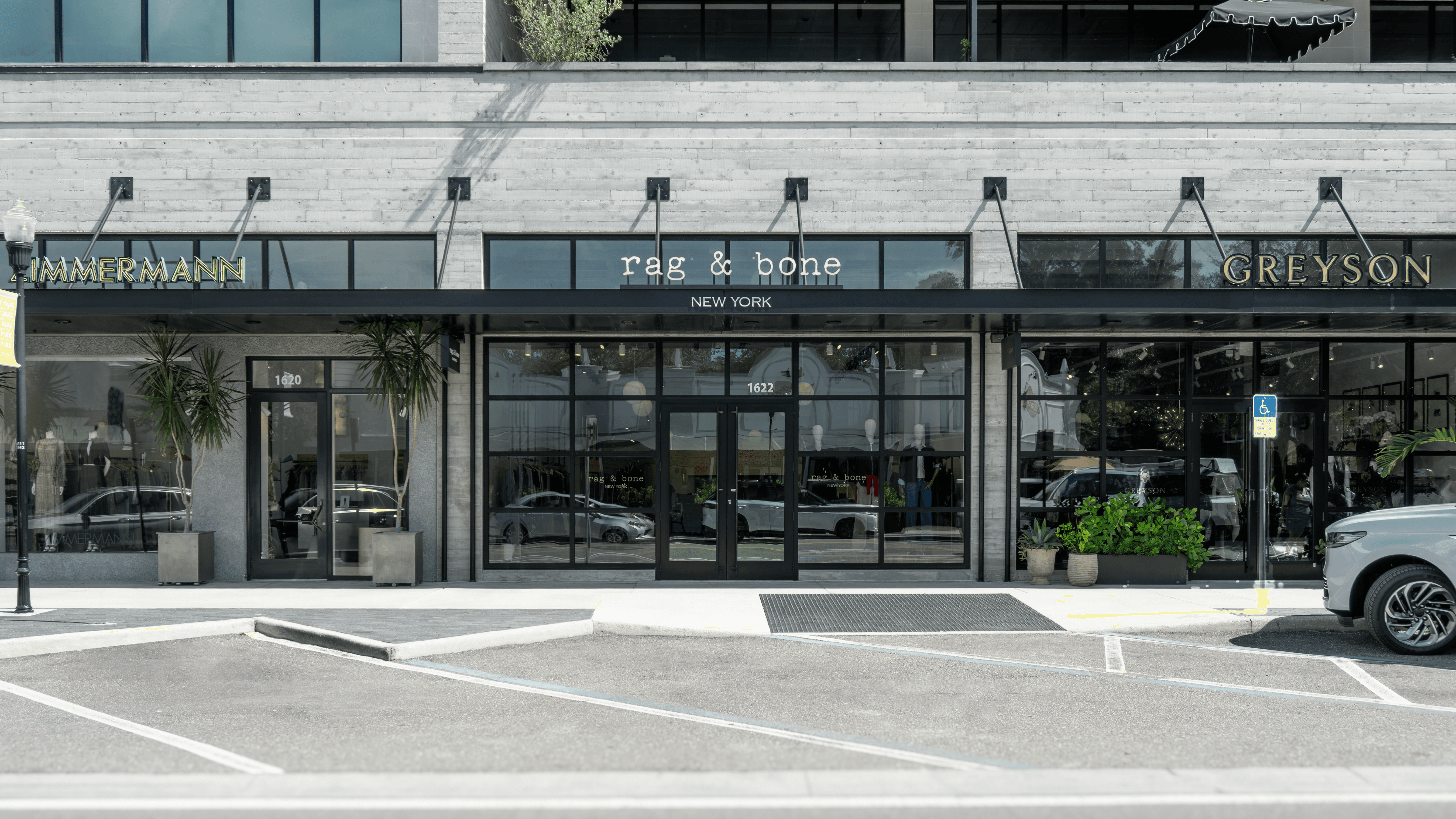 EXTERIOR STOREFRONT