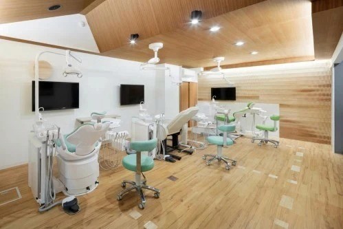 BW Design Centre 是一支擁有16年豐富經驗的專業設計團隊,我們專注於社區設計,致力打造更好社區環境。我們的服務涵蓋多個領域,包括醫療安老、教育空間、NGO非牟利組織、藝術設計、宗教團體、社區美化,以及環保ESG項目。我們透過專業工程和設計方案,從初步概念到完整執行,提供一站式服務,幫助客戶提升品牌形象,實現空間轉型,優化您的社區空間!無論是改善社區設施或推動可持續發展,我們都以創新和實用為本,確保每個項目都帶來實質價值。