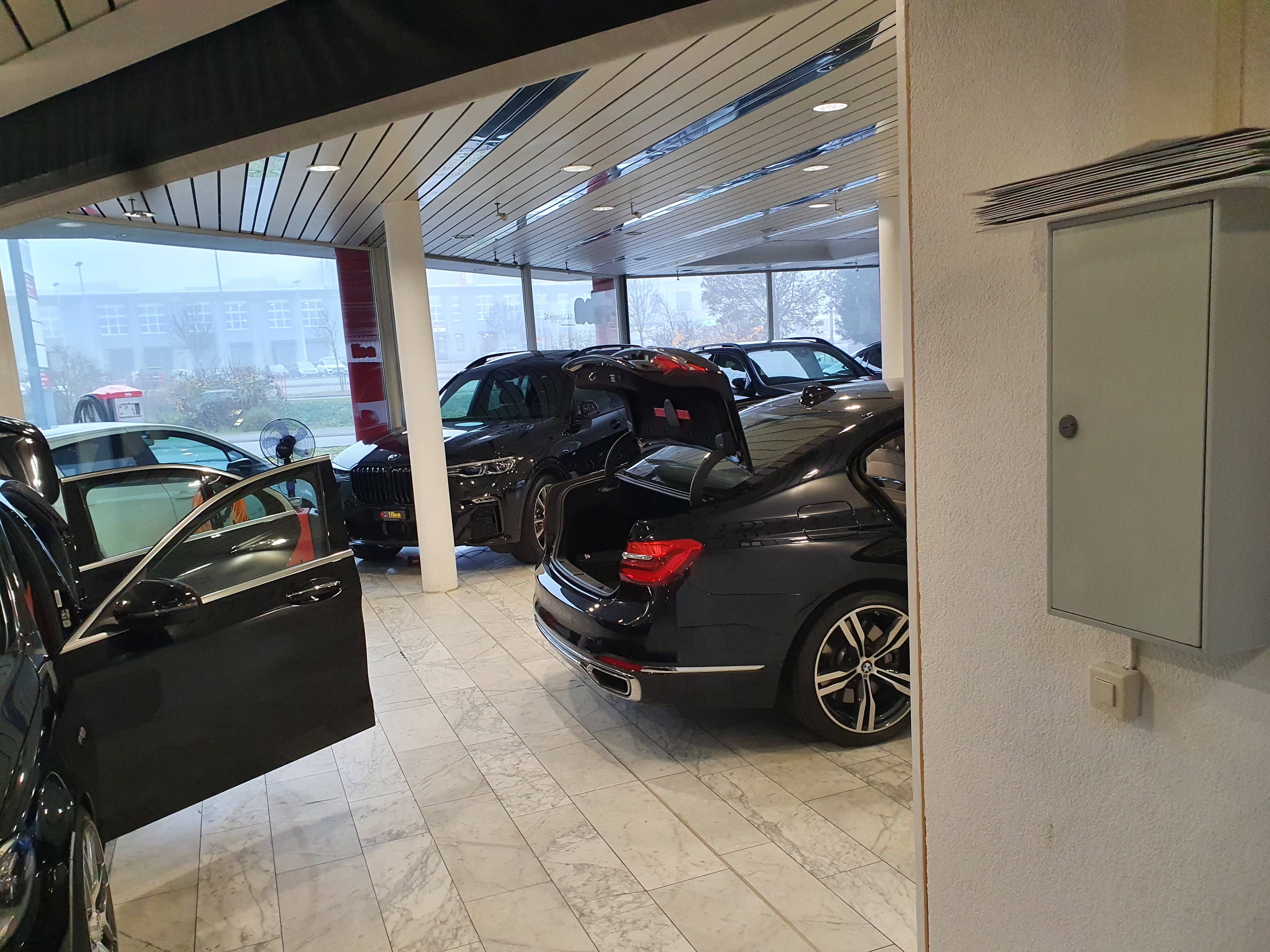 Firmenfahrzeug Private Garage Vorher Nachher – professioneller Look