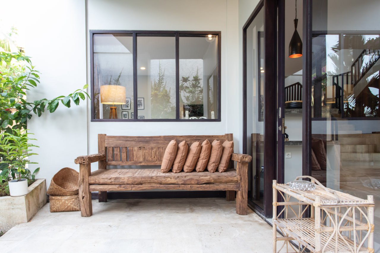 A freehold 3-bedroom villa with ocean views in Balian