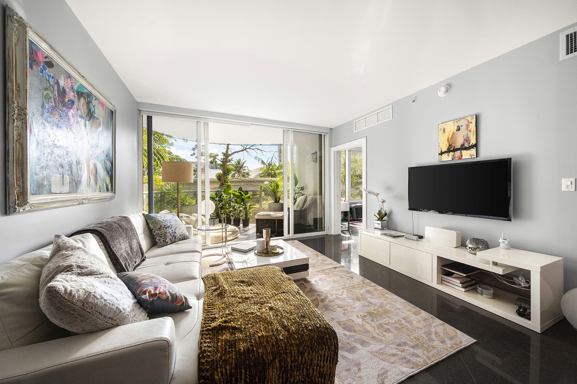 minimalist-living-room-inside-a-mediterranean-villa