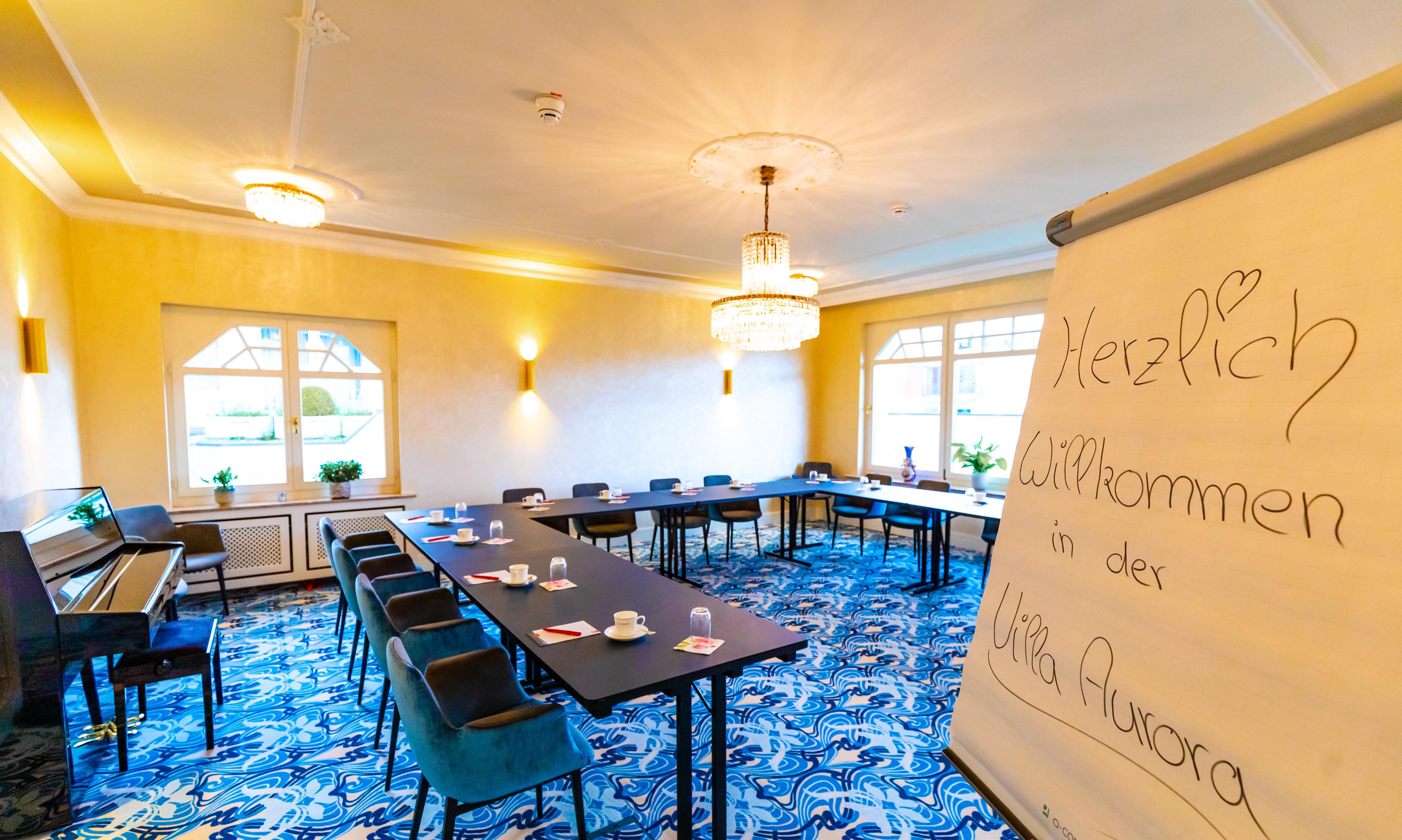 Tagungsraum mit Flipchart