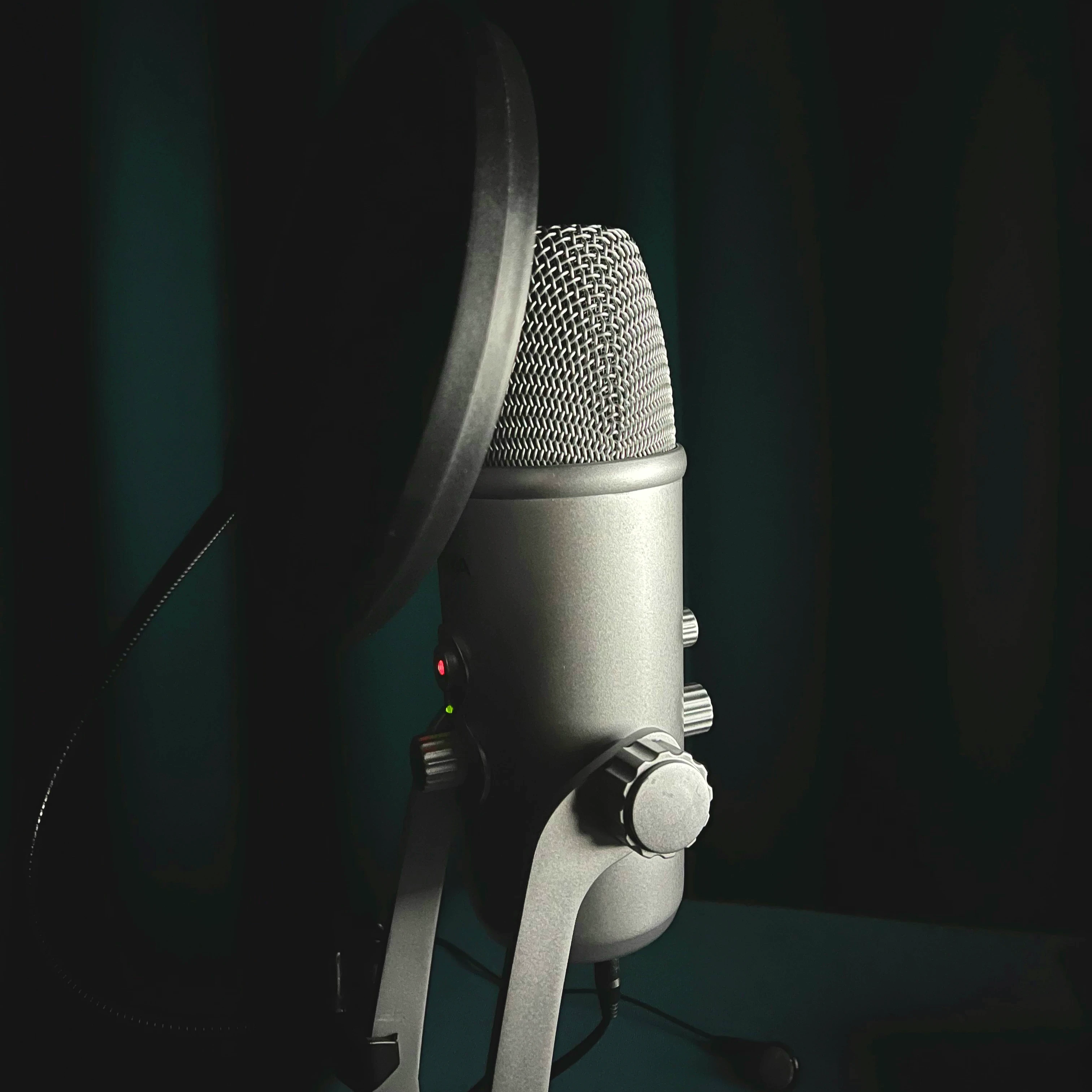 Studio microphone in the Patmos newsroom