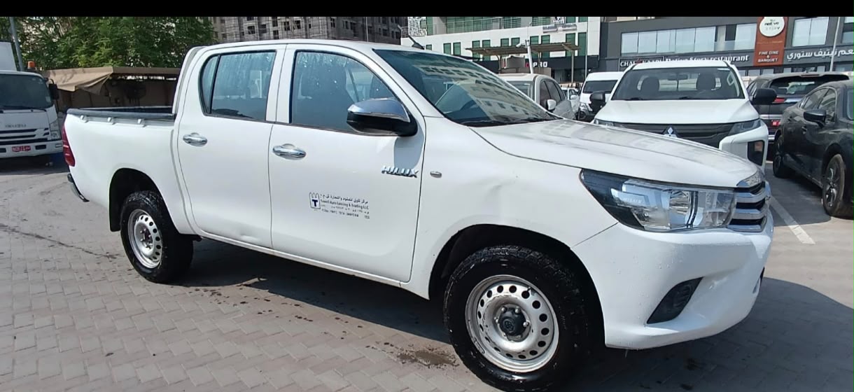 Toyota Hilux Pickup 2.4L Diesel MT – 2023