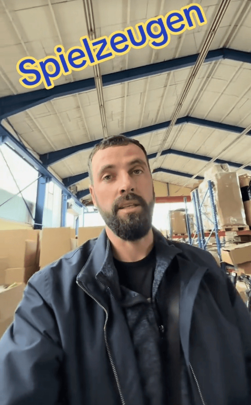 Kurzvideo einer DoppelSieg-Palettenlieferung auf TikTok