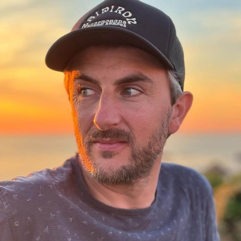 LinkedIn member avatar contributing to follower count