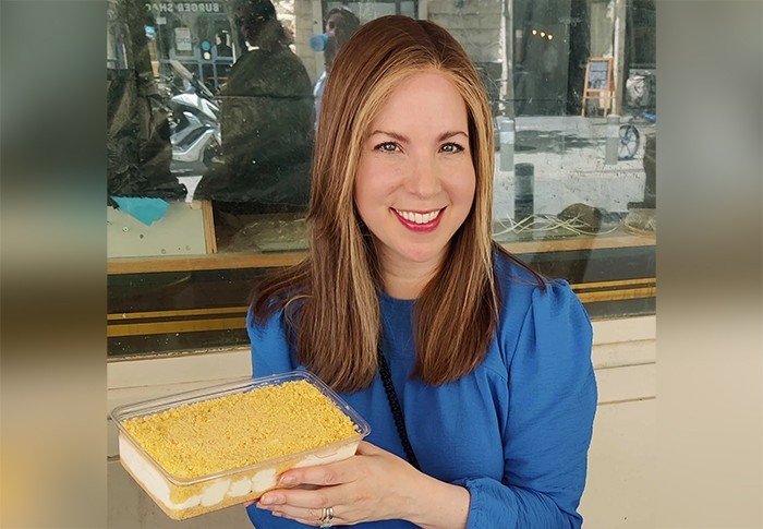 Celebrity chef Jamie Geller with the Marzipan classic ‘crumb’ cake. Photo by Raphael Poch.