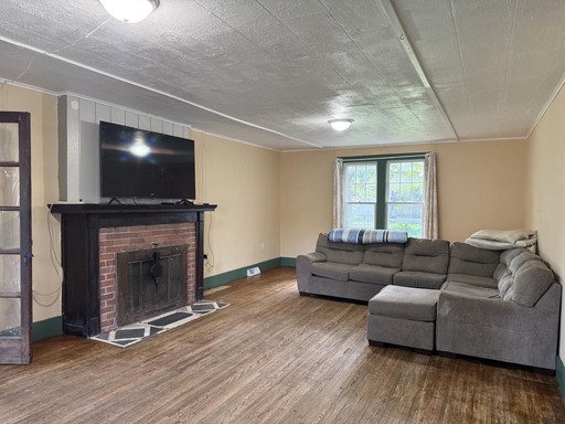 Photo 8 of 160 N Hickory Street, Platteville