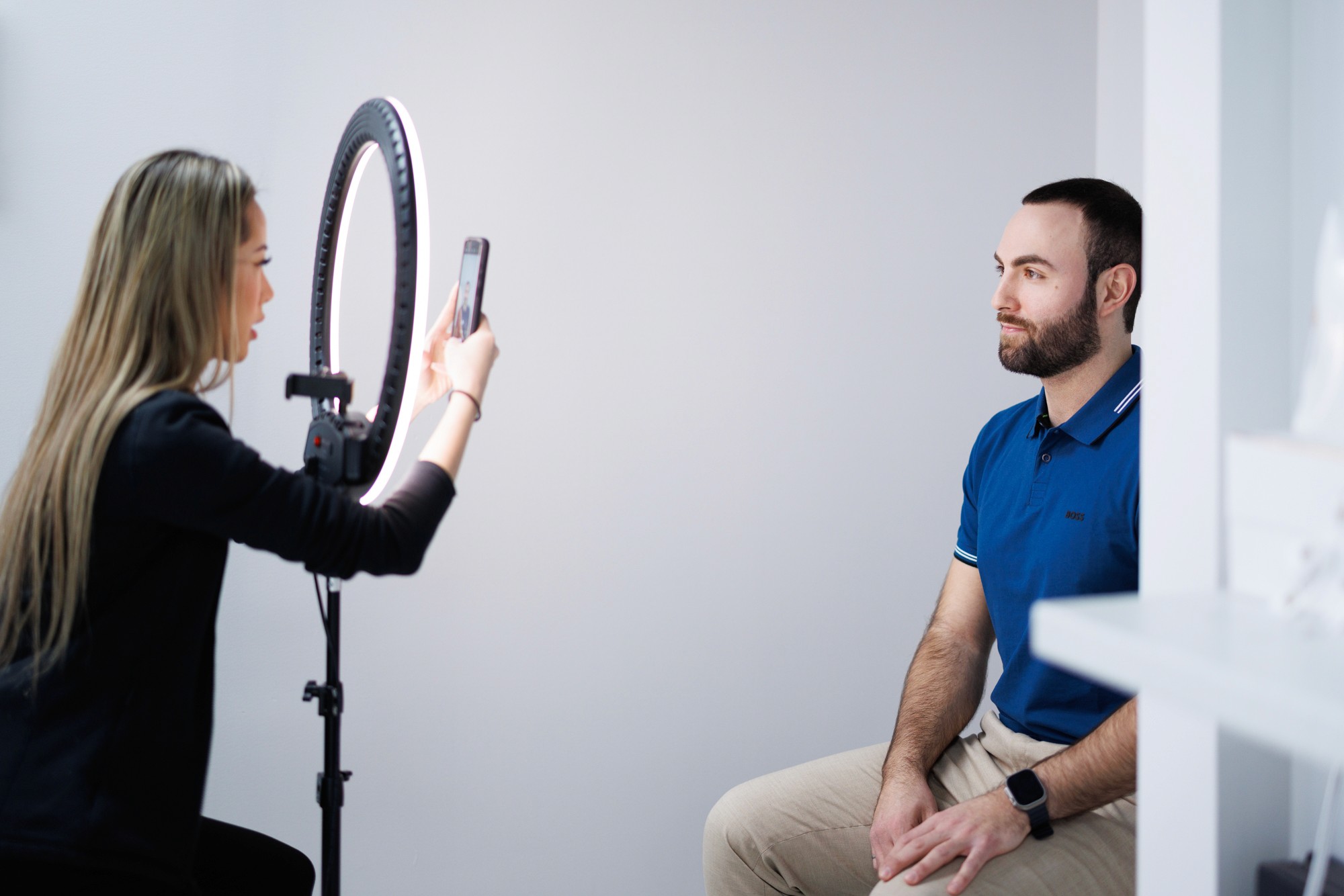 Patient pris en photo pour comparer les résultats.