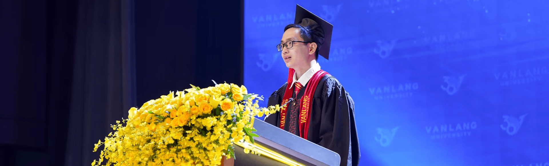 Thủ khoa tốt nghiệp Khoá 27 ngành Marketing: Bản lĩnh của thế hệ sinh viên tiên phong làm chủ công nghệ