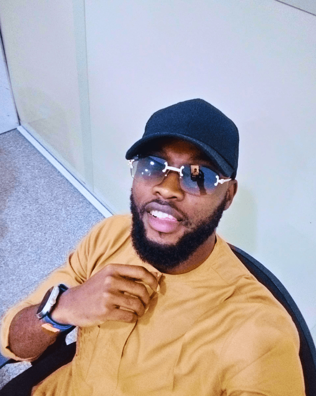 About Me photo Emmanuel Chibueze a Graphic design, Digital Marketer, Social Media Specialist