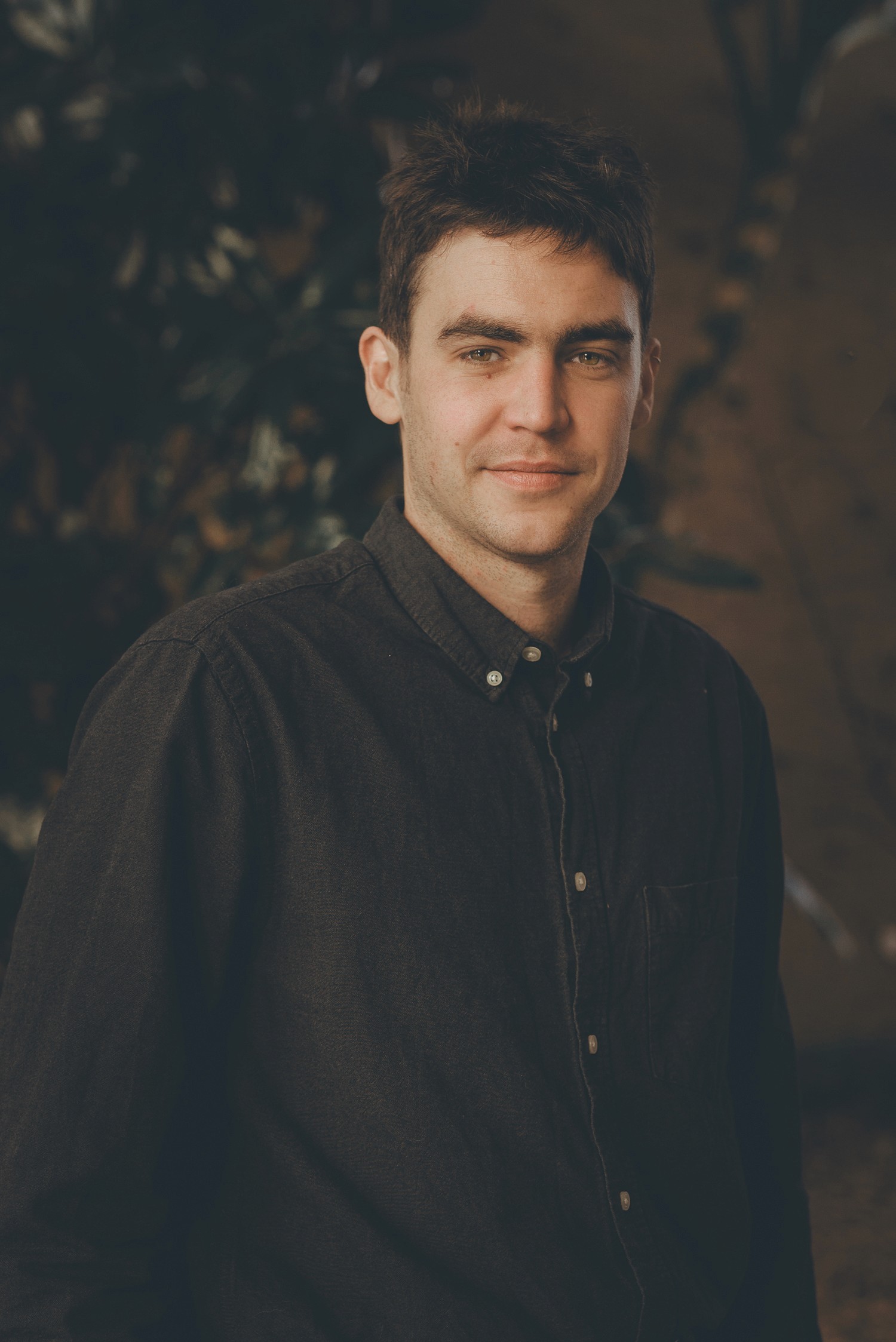 Léo, Business manager
