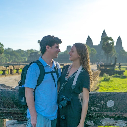 驚歎於最令人難以置信的吳哥窟，並由專業歷史導遊陪伴。