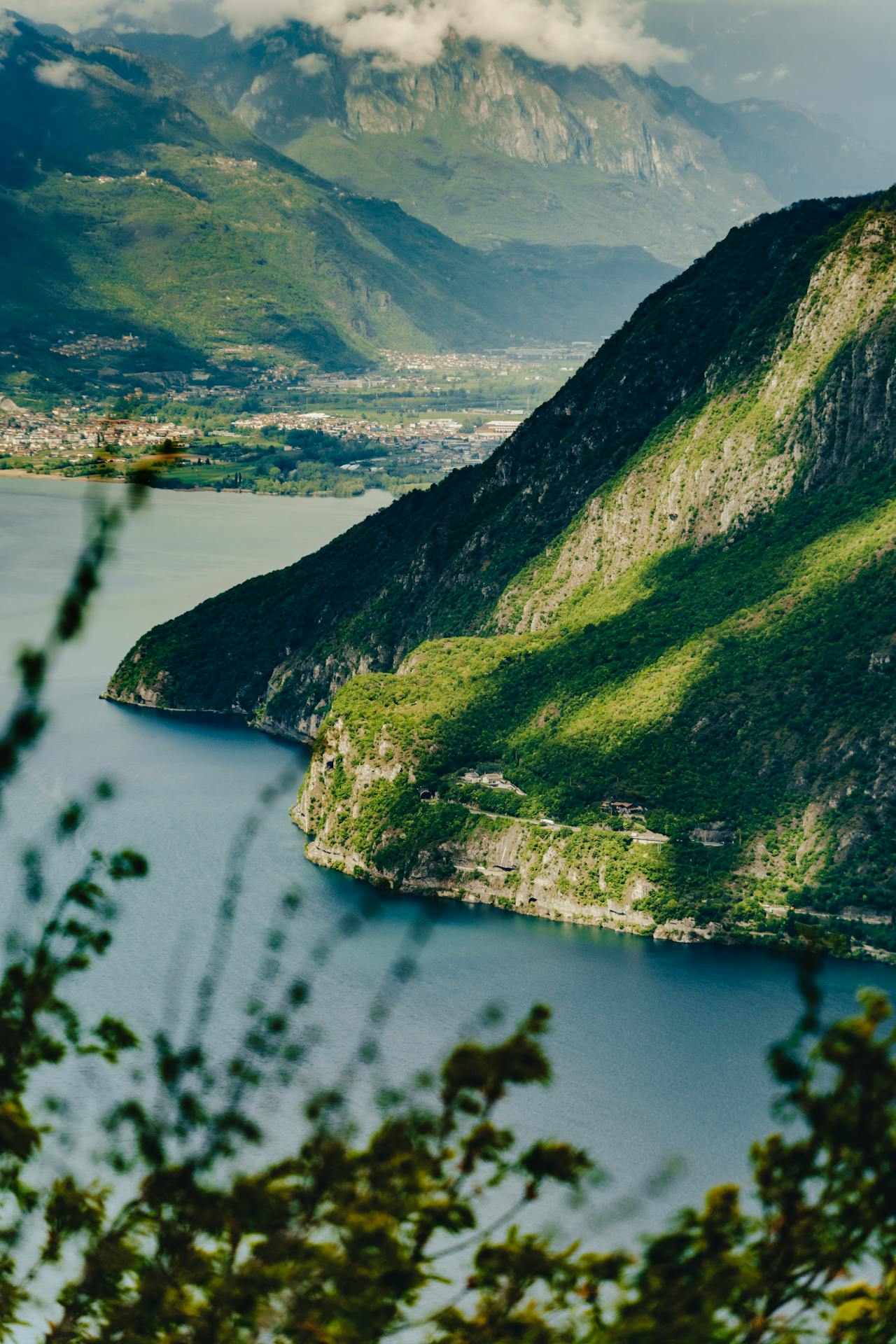 a river running through a rocky canyon