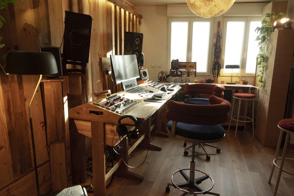 régie en studio d'enregistrement, mixage et mastering à Bordeaux en Gironde