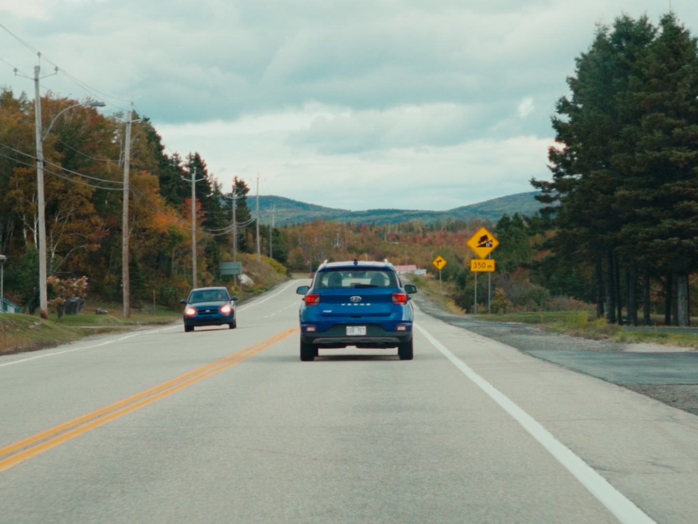 Voiture dans les routes du Québec.
