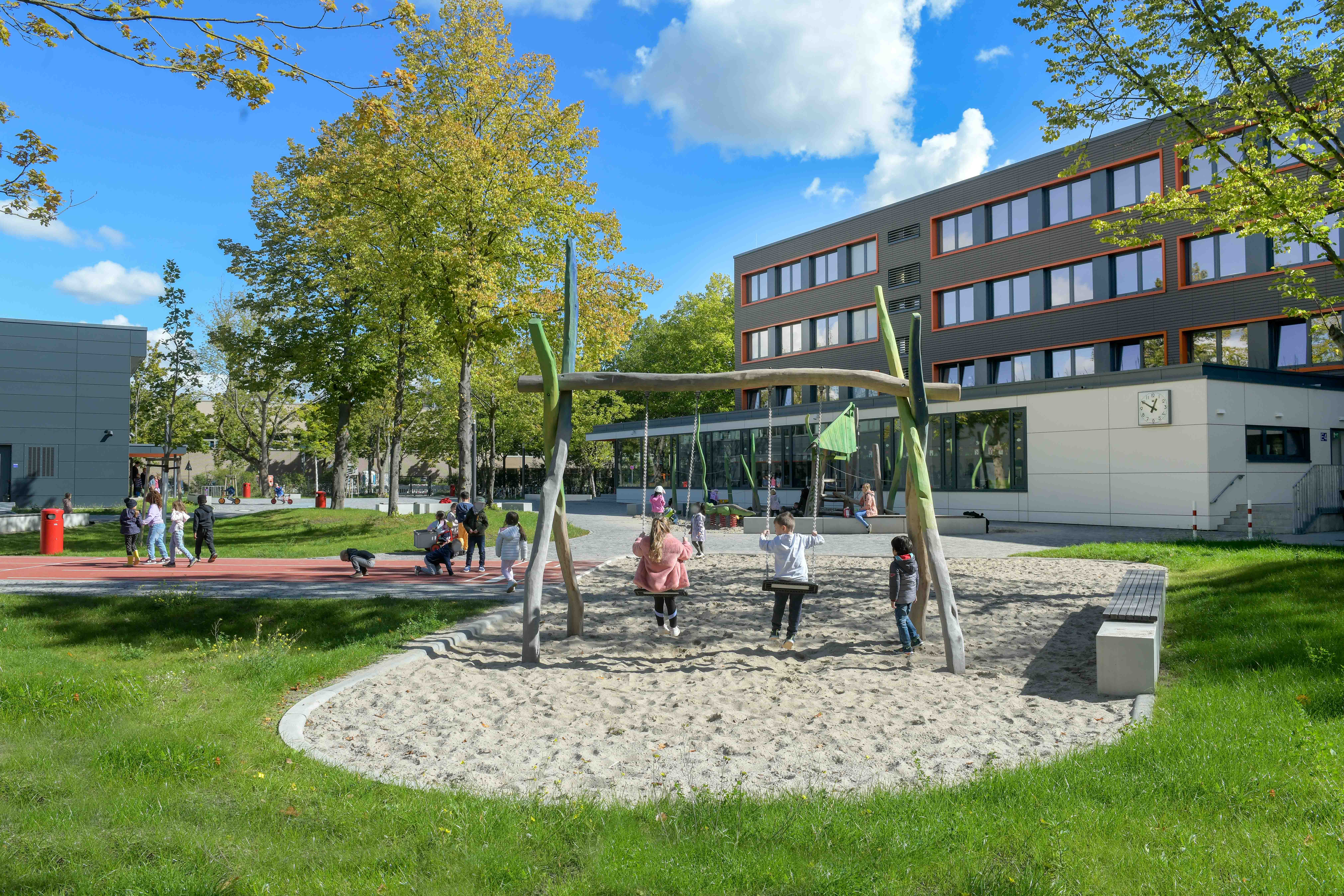 Schulbau und Krankenhausbau in Deutschland – DAG als Generalunternehmer für öffentliche Einrichtungen.