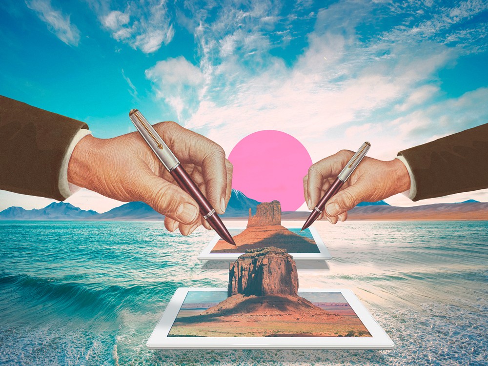 Manos dibujando paisajes surrealistas sobre tabletas digitales en el océano con fondo de cielo azul y sol rosa.