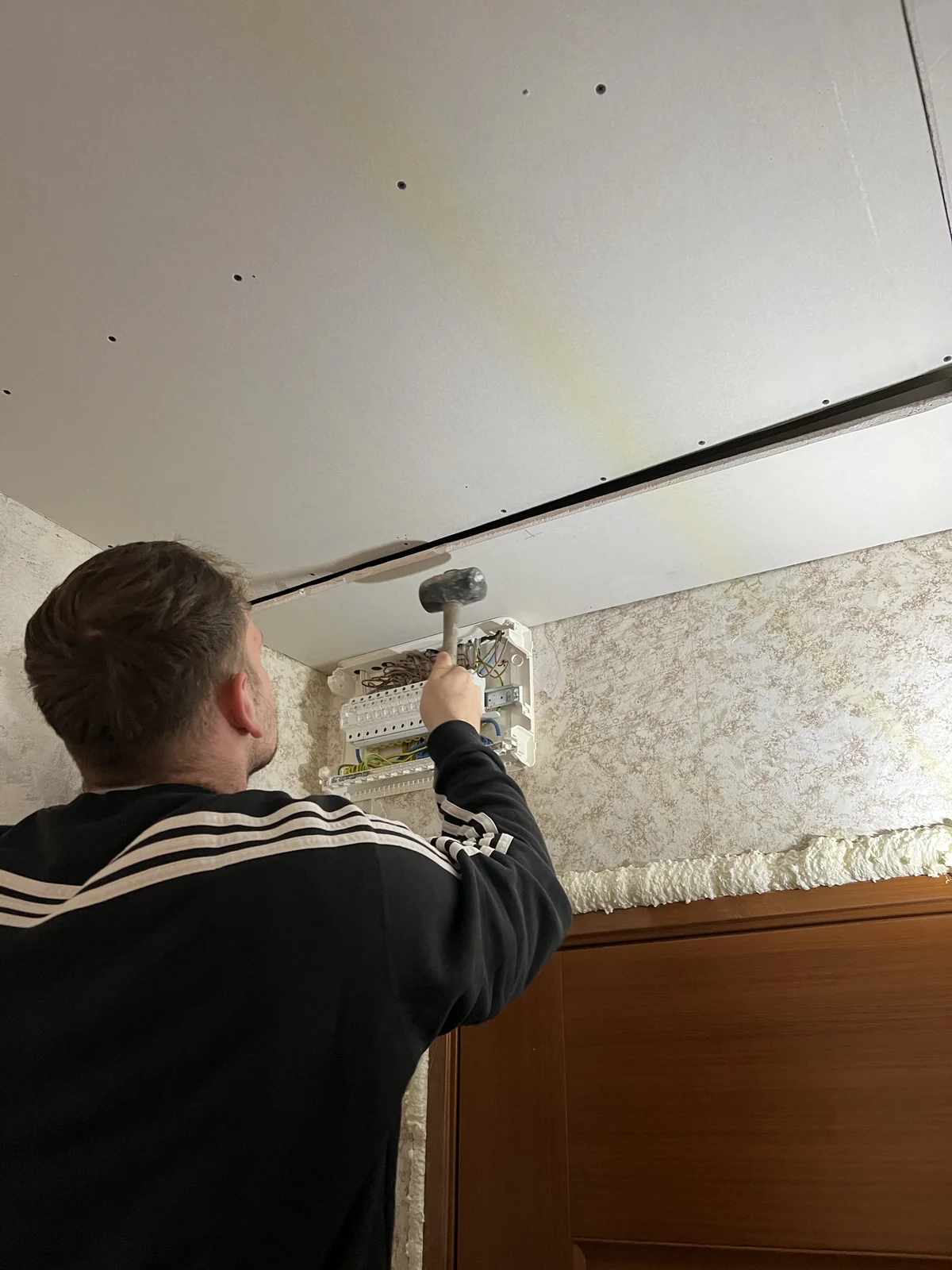 Ampermax szerelő galérián Szerelő munka közben