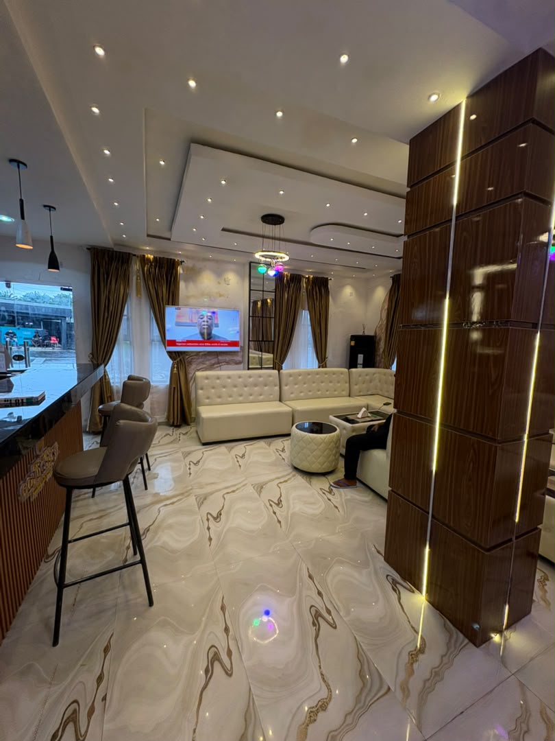 Authentic Exclusive Gold Coast Hotel & Suites photograph