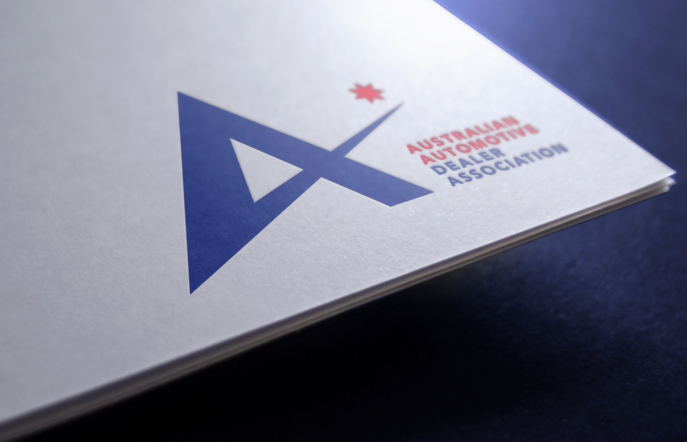 Homescreen with open bottom drawer